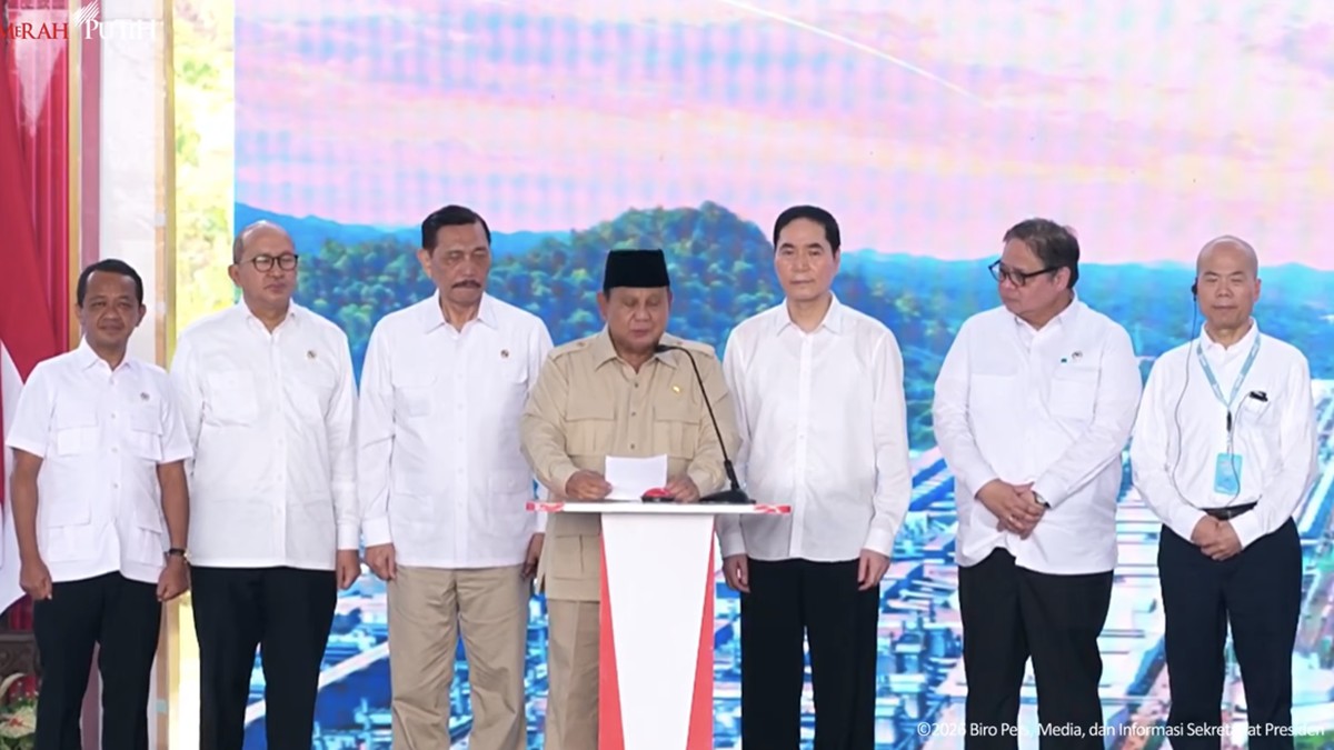 Proyek Hilirisasi Rp180 T Diresmikan Prabowo, Luhut Sampai Terharu