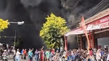 Kebakaran Besar Toko Bangunan Trans Home Yogyakarta